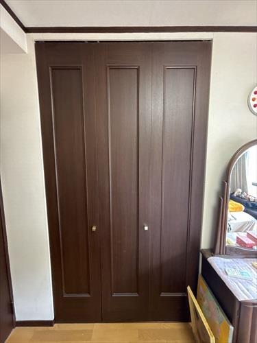 北東側洋室　収納