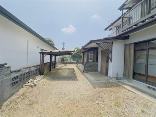 現地（敷地内東側から撮影）