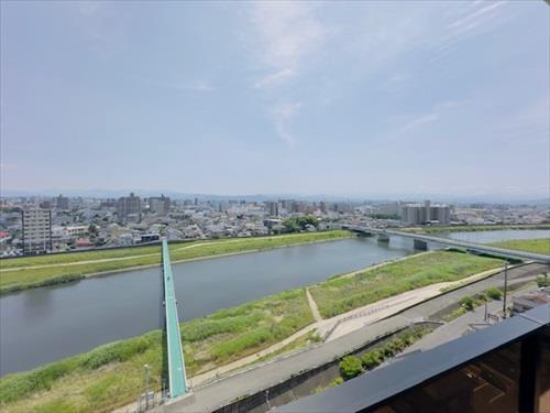 東側バルコニーからの眺望