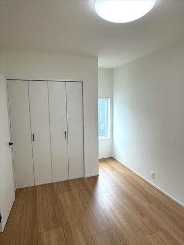 ２階東側洋室約6.5帖