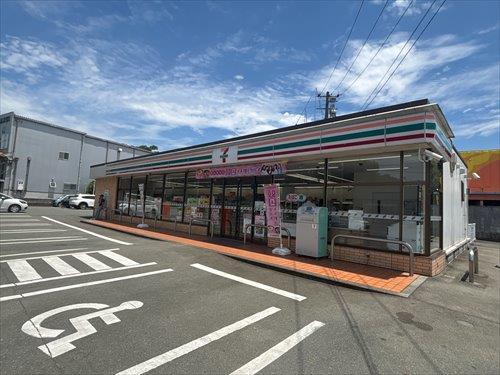 セブンイレブン戸島1丁目店まで300ｍ