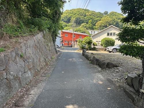前面道路（北側から）