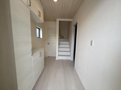 玄関（2025年11月撮影）