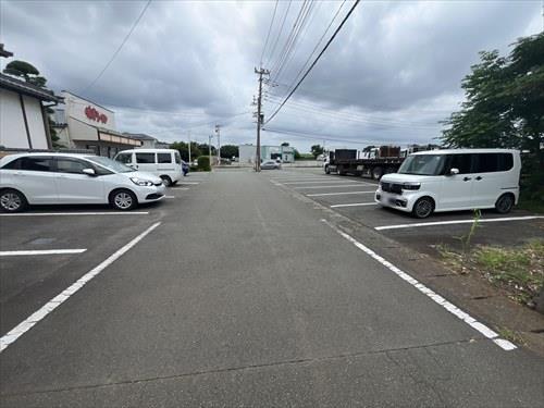 南西側前面道路　撮影日：2026年7月