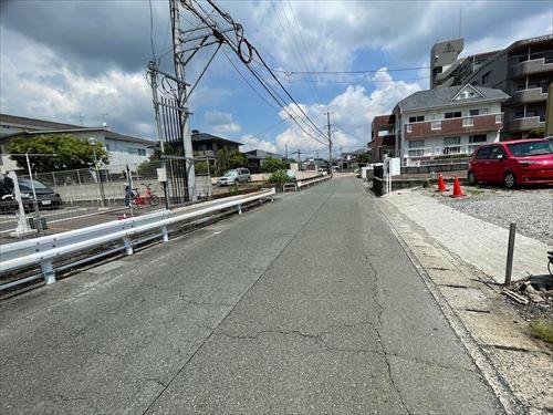 前面道路　撮影日：2025年8月