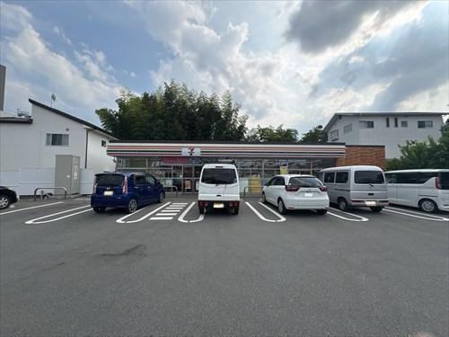 セブンイレブン健軍4丁目店（570ｍ）