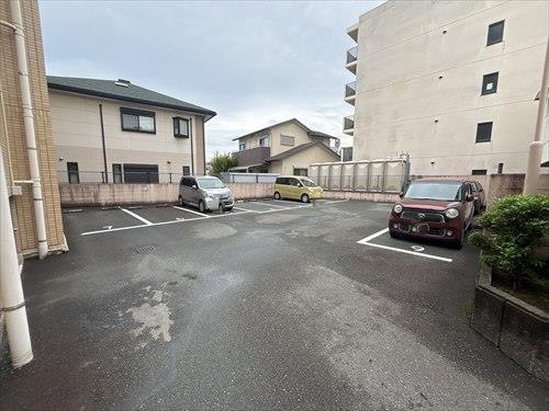 駐車場（空無）