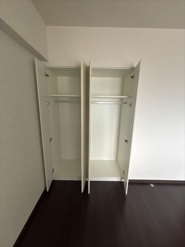 北側洋室　収納