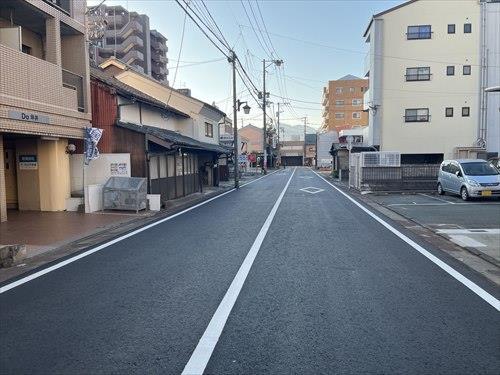 前面道路（東⇒西）