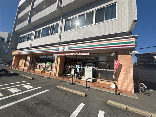 セブンイレブン熊本帯山5丁目店　徒歩5分
