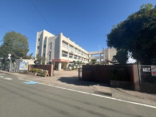 熊本市立帯山小学校　徒歩9分