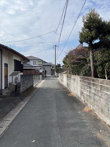 北東側前面道路 2