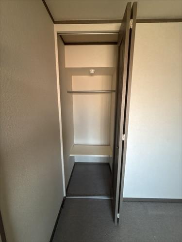 北側洋室　収納