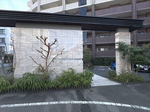 マンション出入口