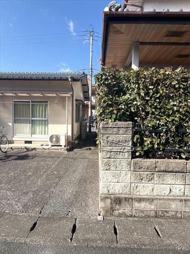 東側境界線（南⇒北）※2026年2月撮影