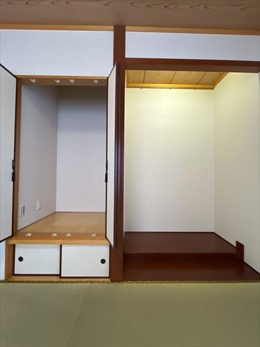 東側和室収納