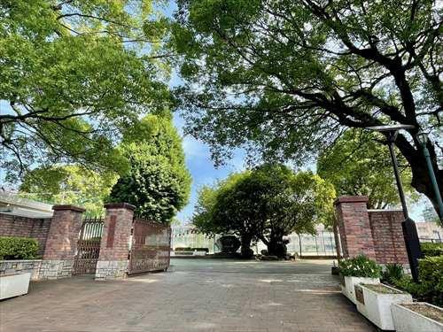 京陵中学校