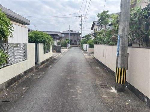 前面道路（北側から撮影）