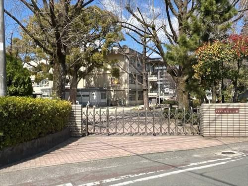 周辺施設（向山小学校）