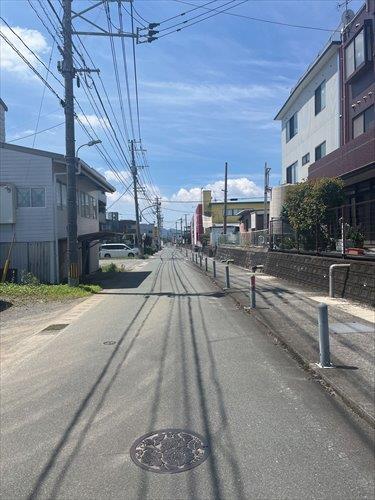 西側前面道路 2 西側前面道路 2