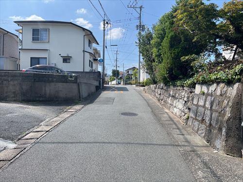 前面道路（東側から撮影）
