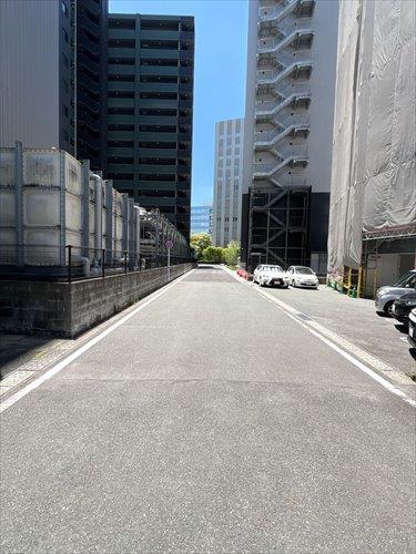 東側道路
