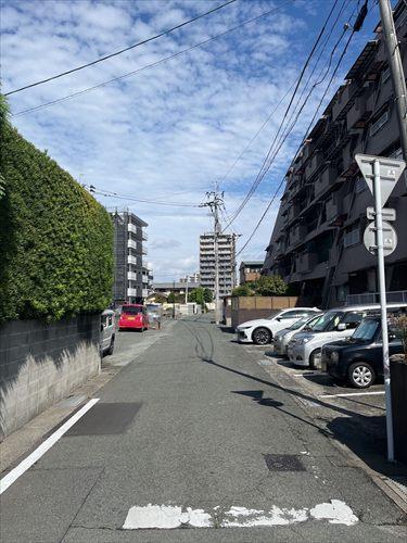 東側前面道路 2