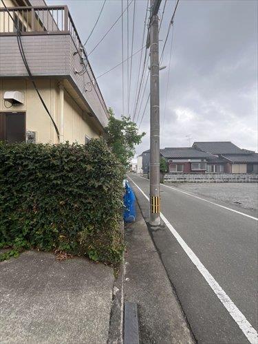 西側境界線(北側から撮影) 西側境界線(北側から撮影)