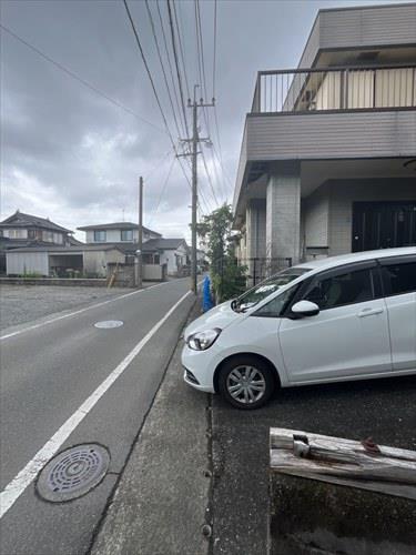 西側境界線(南側から撮影) 西側境界線(南側から撮影)
