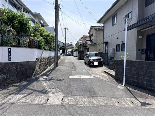 南側道路（西→東）