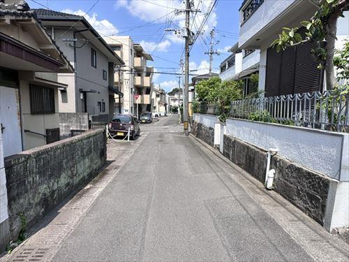 南側道路（東→西）