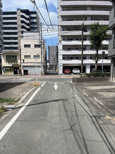 北側前面道路 1