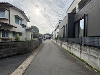 北西側前面道路