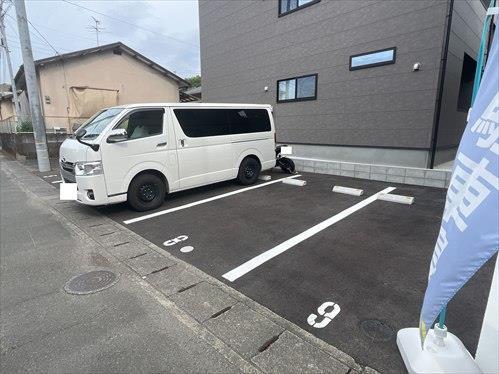 北西側駐車場