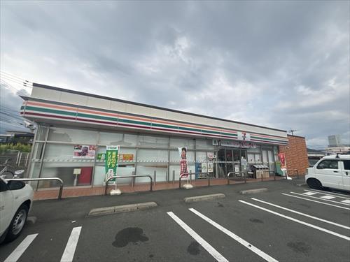 セブンイレブン八反田店まで徒歩8分