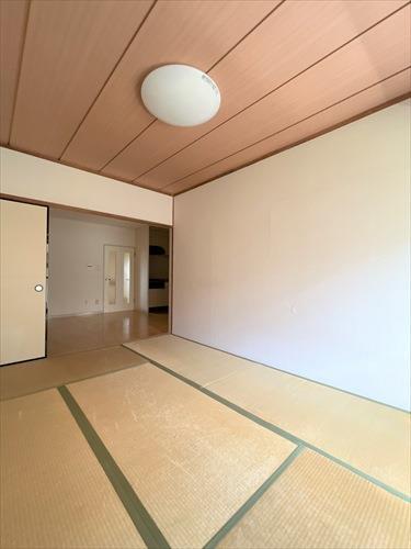 和室約6.5帖(間取り図左)