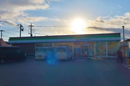 ファミリーマート日限山四丁目店420m