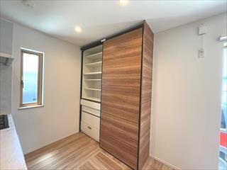 キッチン裏収納