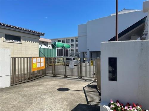 横浜市立岩井原中学校まで730ｍ