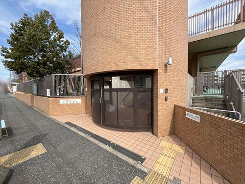 白峰保育園まで580m