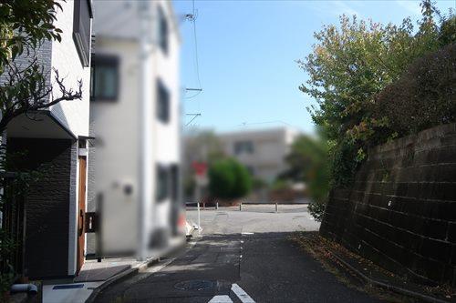 前面道路②（2025年10月撮影）