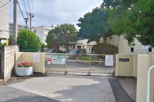 横浜市立舞岡中学校まで1970ｍ