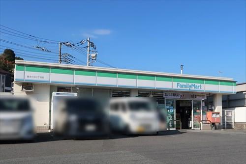 ファミリーマートまで670ｍ