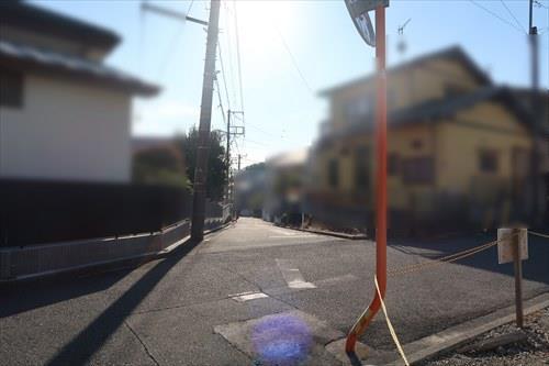 南側前面道路（2025年11月撮影）