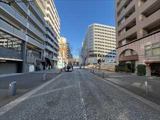 マンション前面道路1