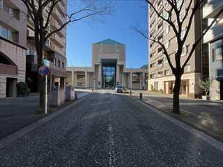 マンション前面道路2