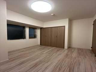 サービスルーム（約4.9帖）［1］