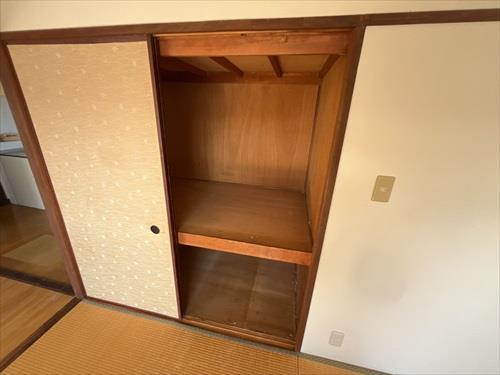 南東側和室６帖　収納