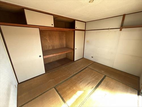 南西側和室８帖　収納