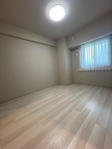 北西側洋室